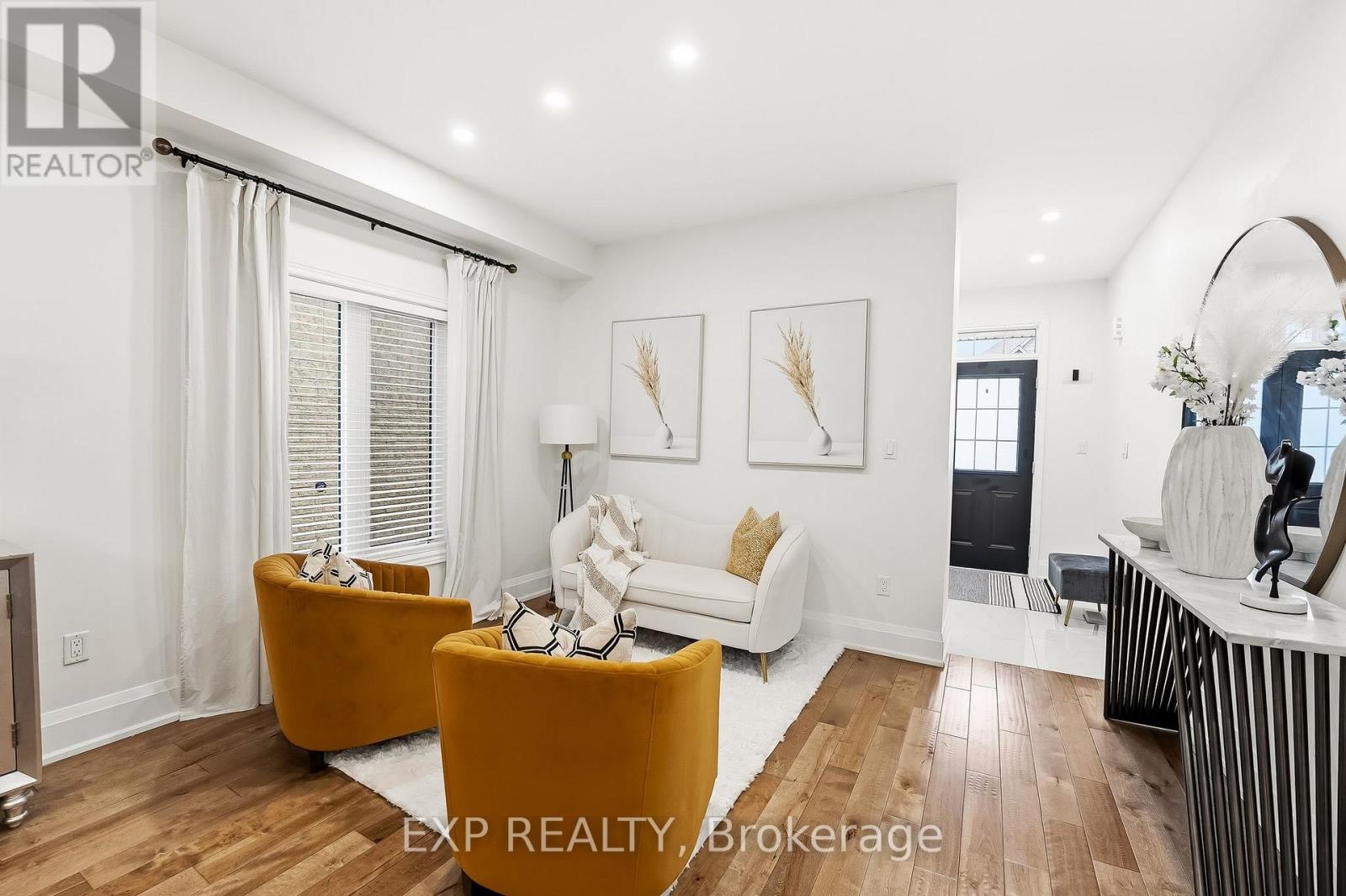 18 Henry Smith Avenue, Clarington, Ontario  L1C 0W2 - Photo 7 - E13002174