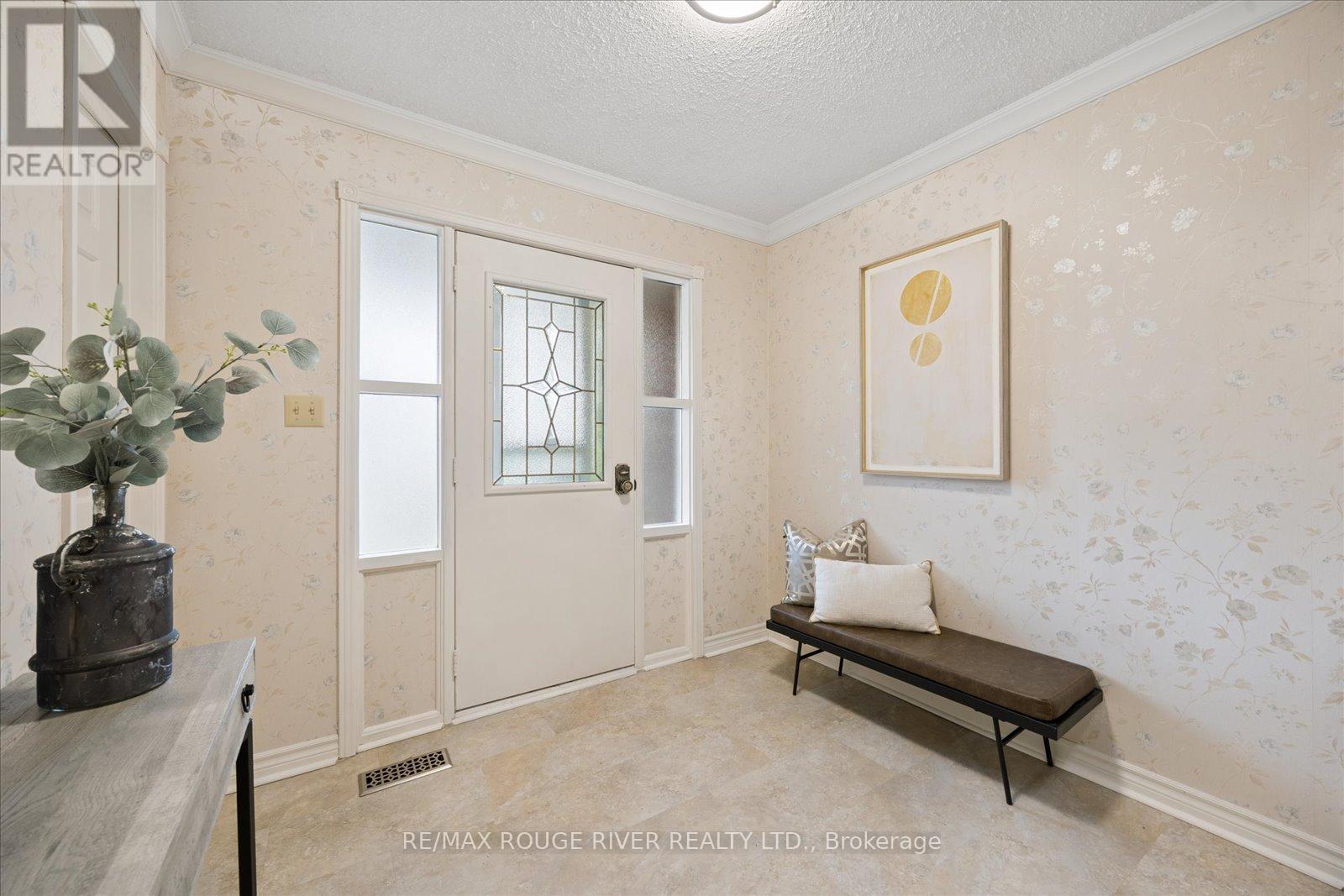 502 Broadgreen Street, Pickering, Ontario  L1W 3J6 - Photo 2 - E13002232