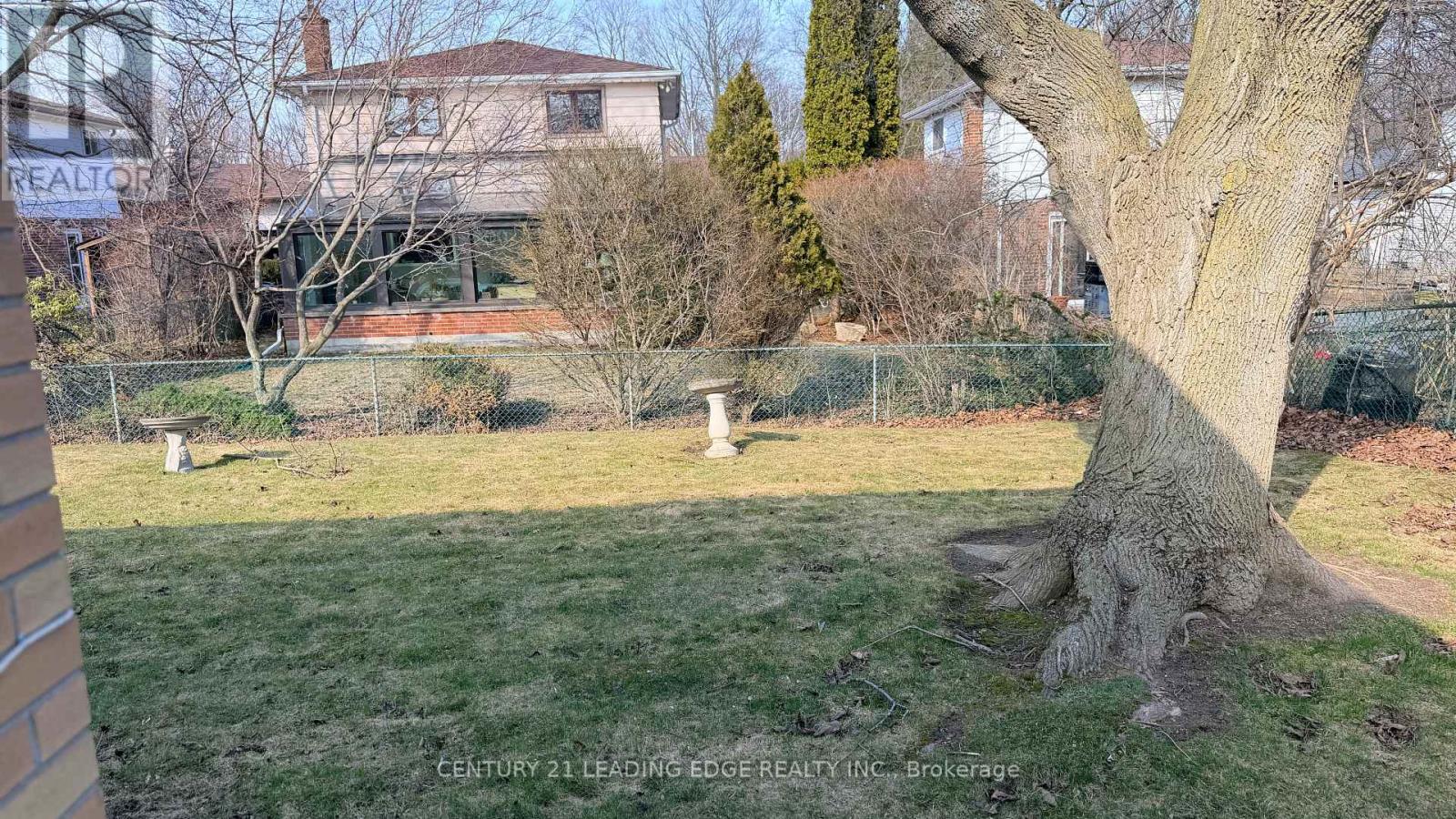 16 Bethley Drive, Toronto, Ontario  M1E 3M7 - Photo 35 - E13002308