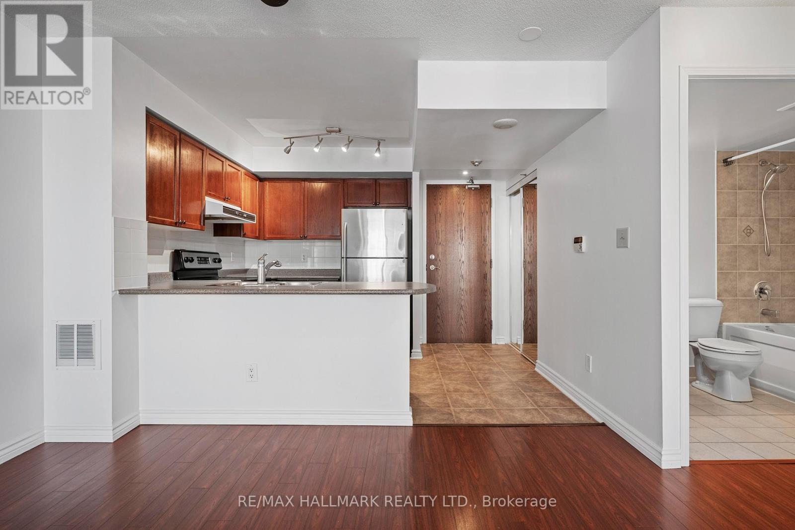 406 - 1863 Queen Street E, Toronto, Ontario  M4L 3Y6 - Photo 13 - E13002318