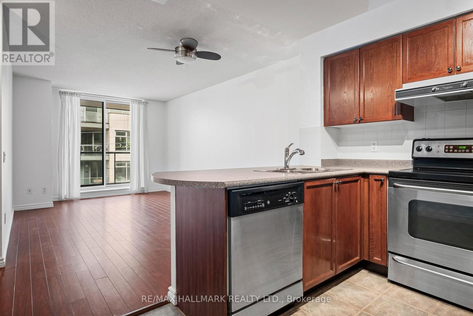 406 - 1863 Queen Street E, Toronto, Ontario  M4L 3Y6 - Photo 8 - E13002318