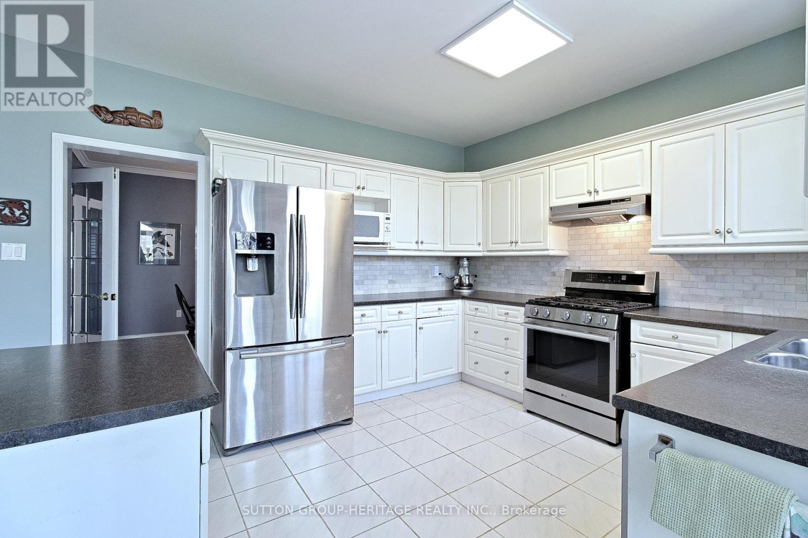 876 Darwin Drive, Pickering, Ontario  L1X 2P8 - Photo 12 - E13002342