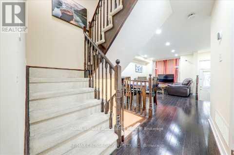 19 Kawneer Terrace, Toronto, Ontario  M1P 0C3 - Photo 11 - E13002222