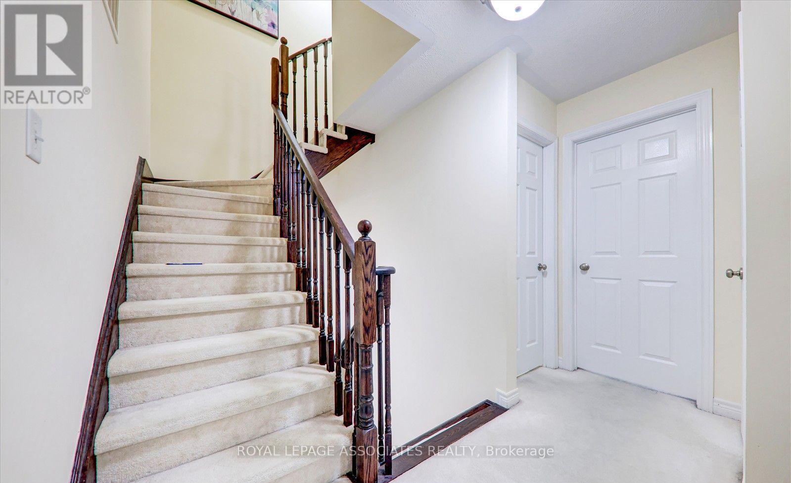 19 Kawneer Terrace, Toronto, Ontario  M1P 0C3 - Photo 15 - E13002222