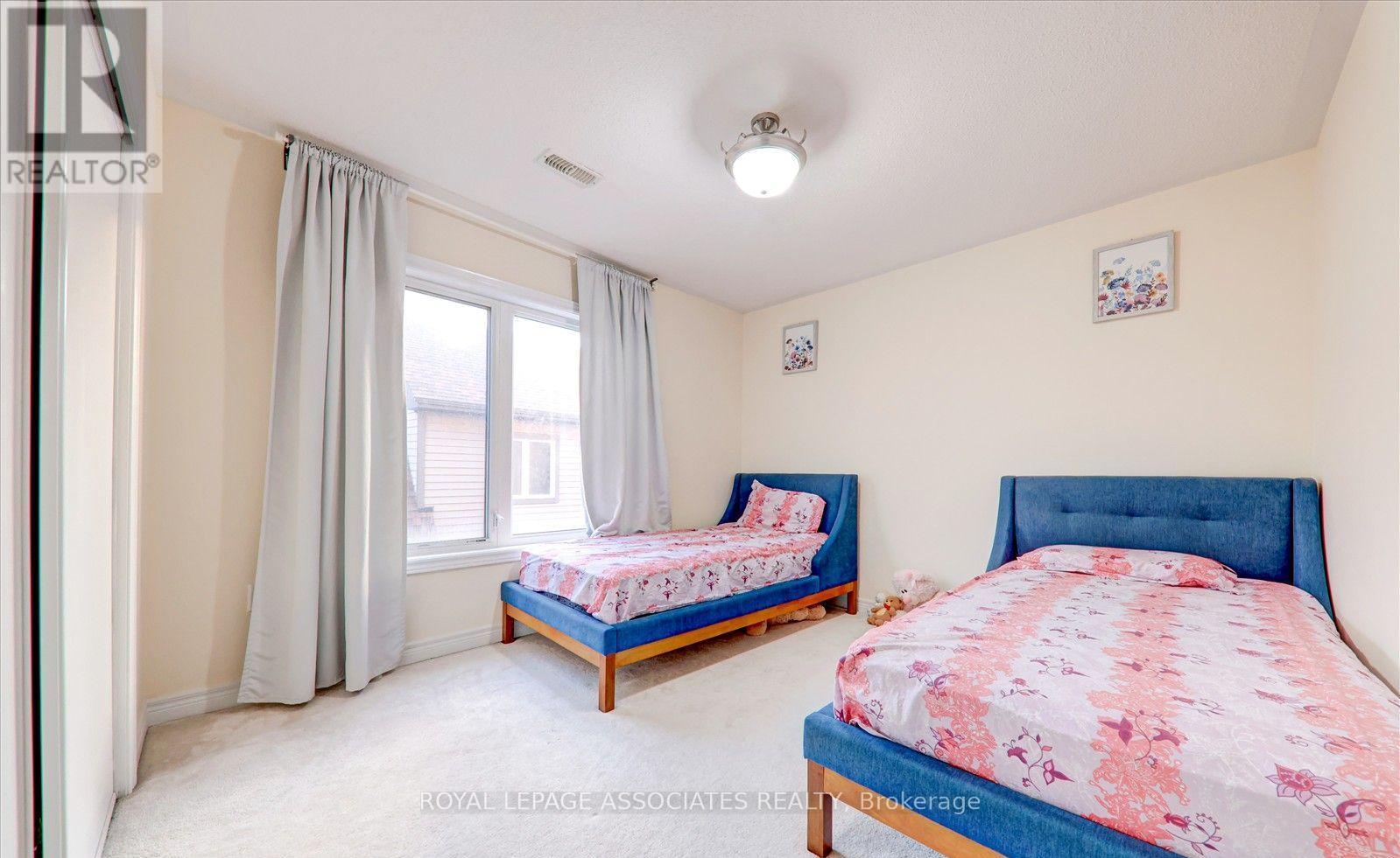 19 Kawneer Terrace, Toronto, Ontario  M1P 0C3 - Photo 19 - E13002222