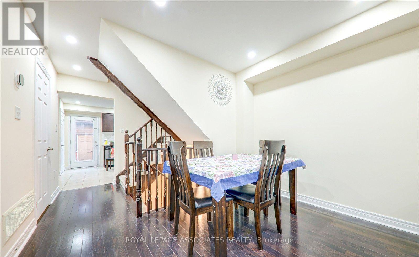 19 Kawneer Terrace, Toronto, Ontario  M1P 0C3 - Photo 9 - E13002222