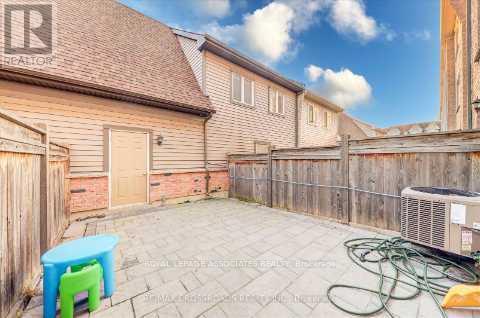 19 Kawneer Terrace, Toronto, Ontario  M1P 0C3 - Photo 31 - E13002222