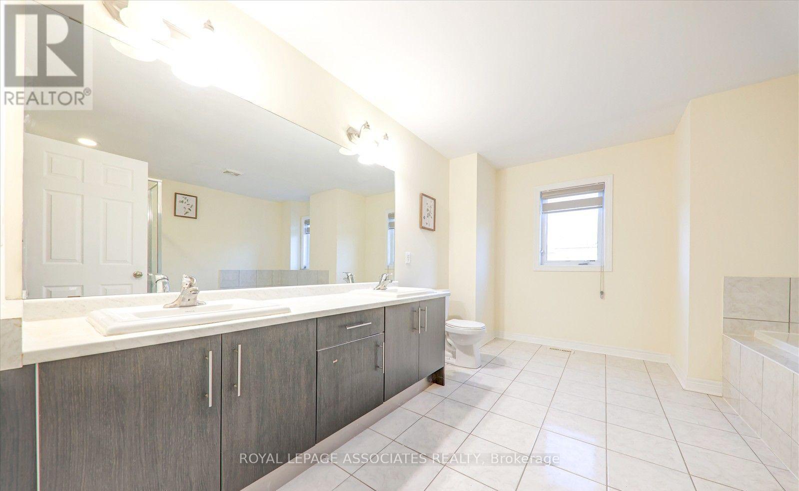19 Kawneer Terrace, Toronto, Ontario  M1P 0C3 - Photo 21 - E13002222