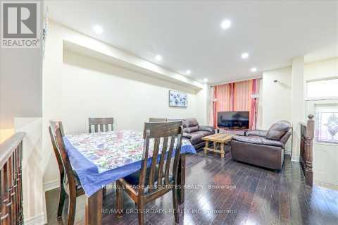 19 Kawneer Terrace, Toronto, Ontario  M1P 0C3 - Photo 7 - E13002222