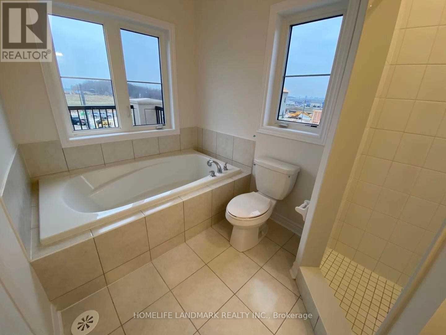 81 Grand Trunk Avenue, Vaughan, Ontario  L6A 5B3 - Photo 13 - N12993852