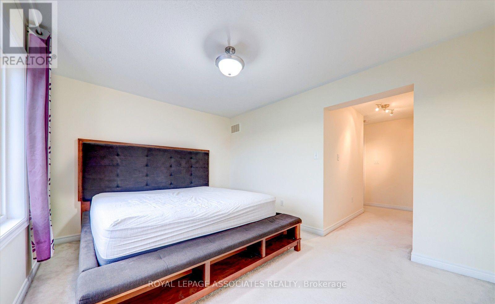 19 Kawneer Terrace, Toronto, Ontario  M1P 0C3 - Photo 25 - E13002222