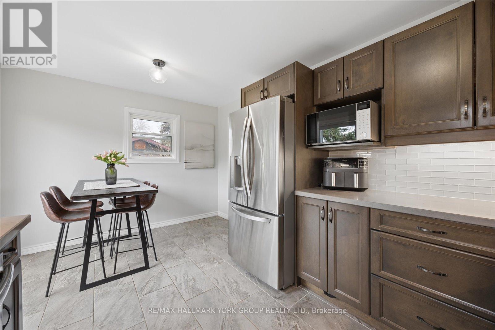 343 Winnifred Drive, Georgina, Ontario  L4P 3B6 - Photo 16 - N13002124