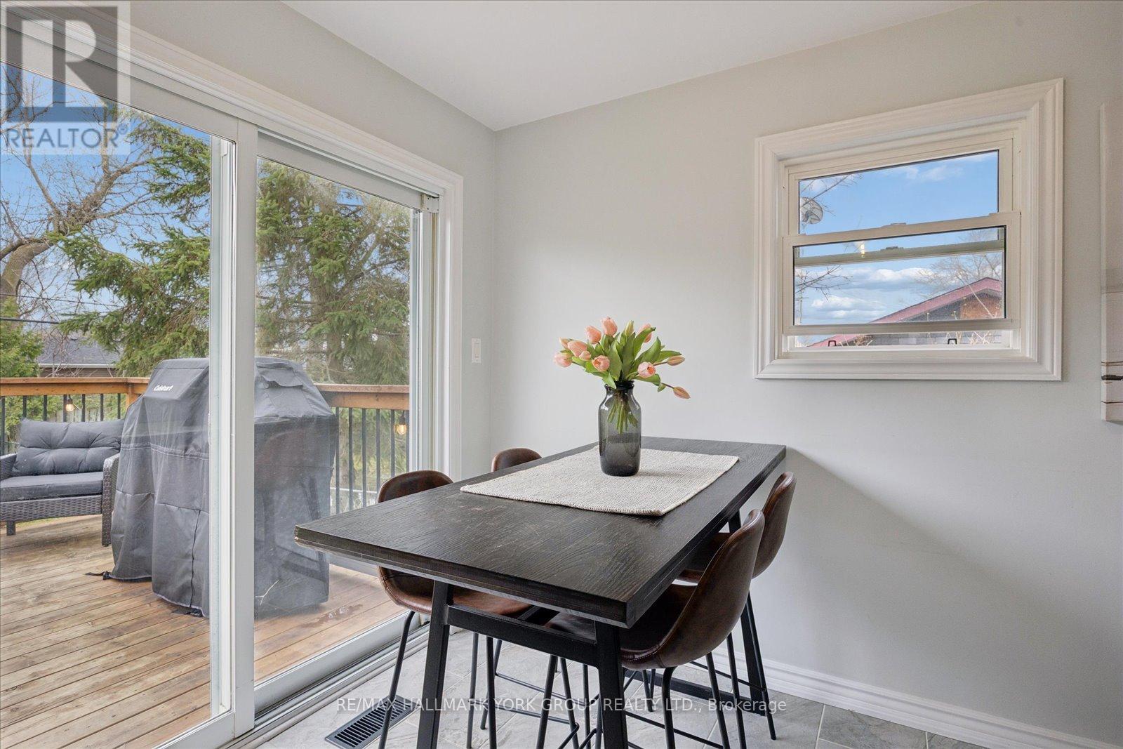 343 Winnifred Drive, Georgina, Ontario  L4P 3B6 - Photo 18 - N13002124