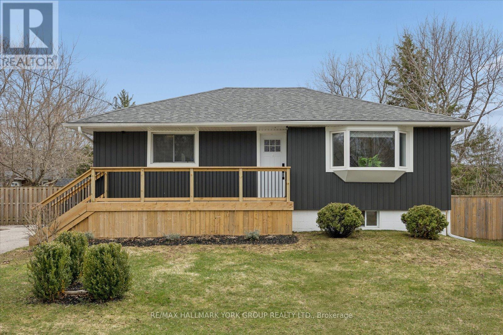 343 Winnifred Drive, Georgina, Ontario  L4P 3B6 - Photo 2 - N13002124