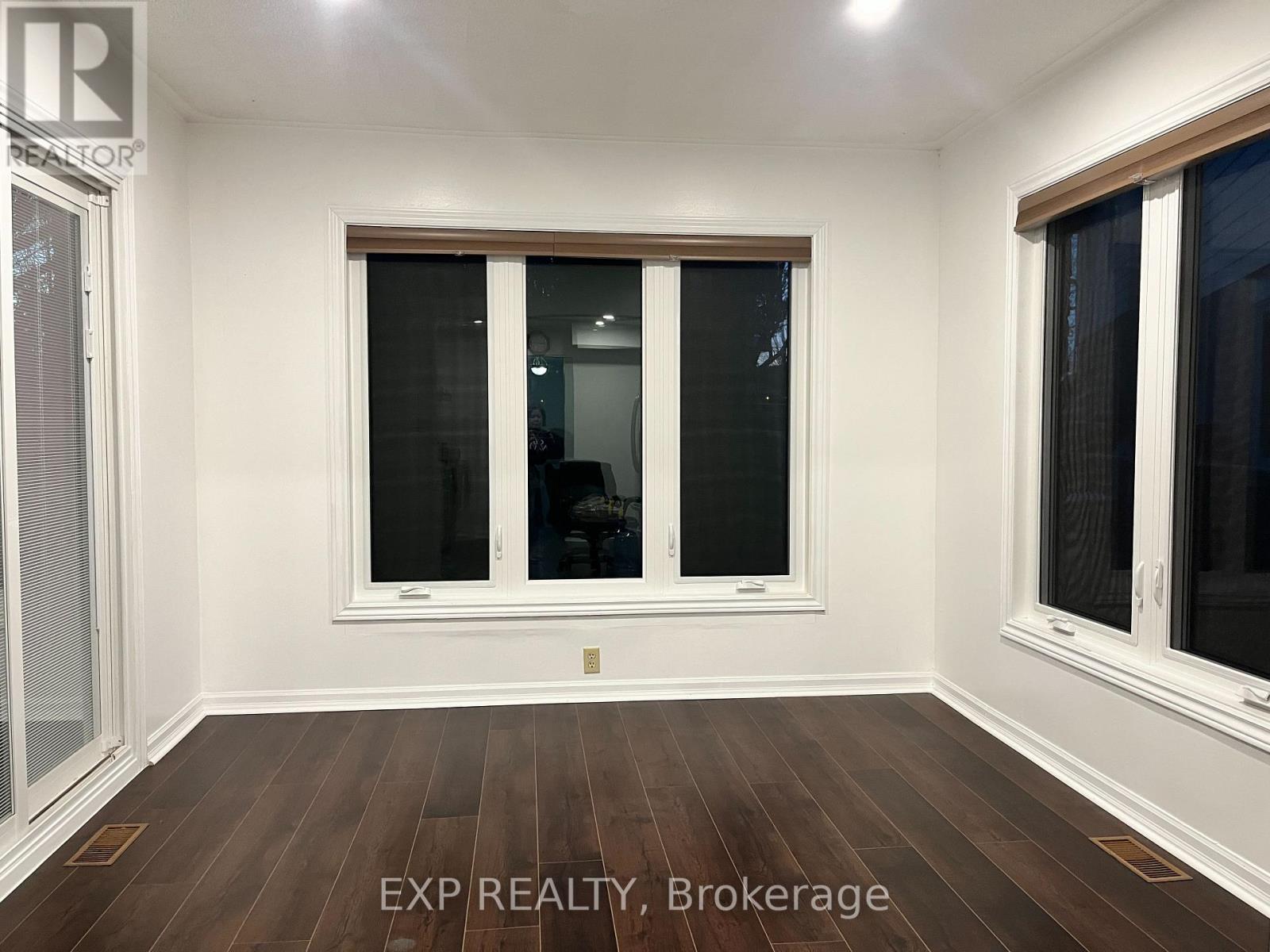 216 Colborne Street Ne, Bradford West Gwillimbury, Ontario  L3Z 2R5 - Photo 11 - N13002142