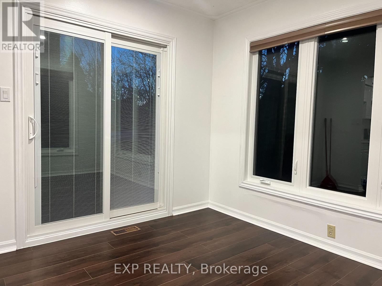 216 Colborne Street Ne, Bradford West Gwillimbury, Ontario  L3Z 2R5 - Photo 12 - N13002142