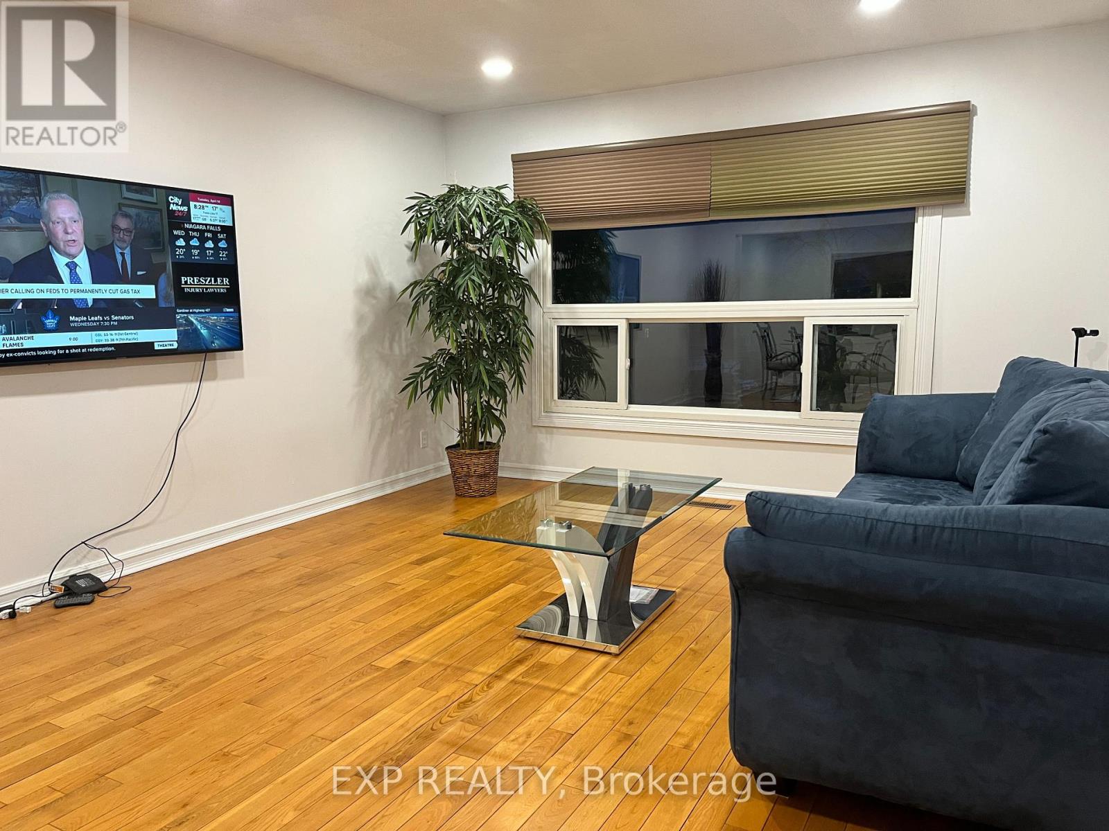 216 Colborne Street Ne, Bradford West Gwillimbury, Ontario  L3Z 2R5 - Photo 14 - N13002142