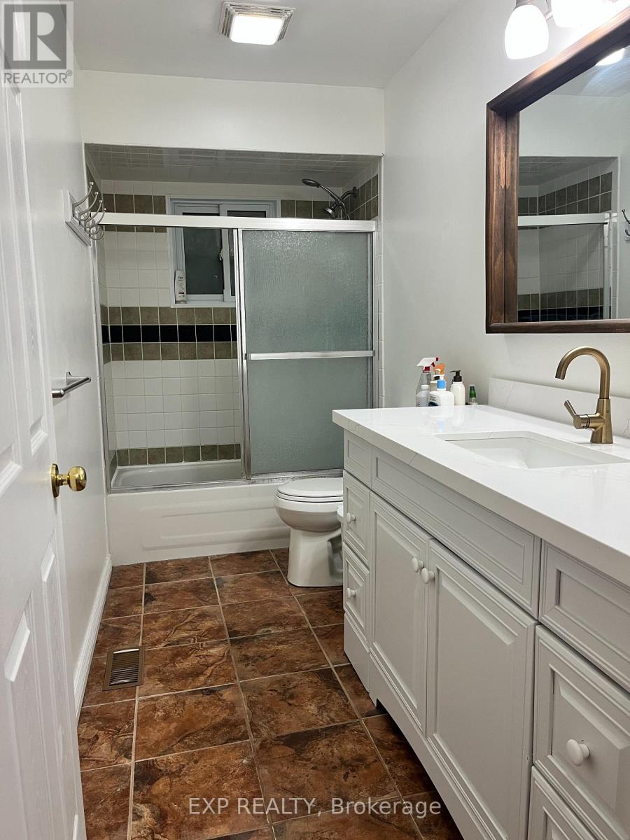 216 Colborne Street Ne, Bradford West Gwillimbury, Ontario  L3Z 2R5 - Photo 17 - N13002142