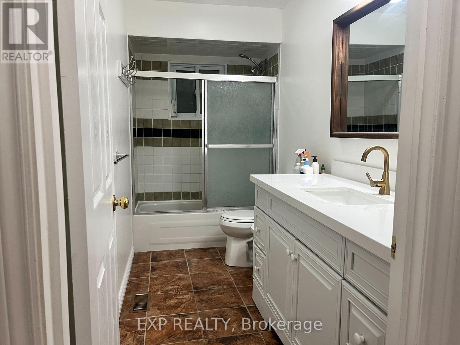 216 Colborne Street Ne, Bradford West Gwillimbury, Ontario  L3Z 2R5 - Photo 18 - N13002142