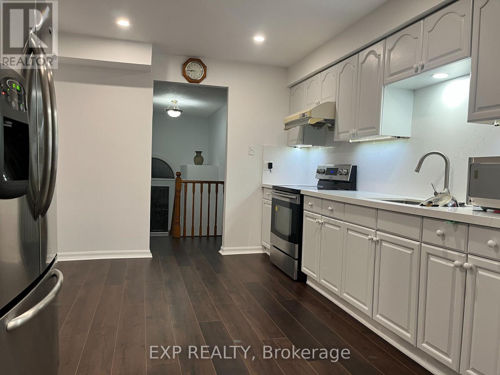 216 Colborne Street Ne, Bradford West Gwillimbury, Ontario  L3Z 2R5 - Photo 6 - N13002142