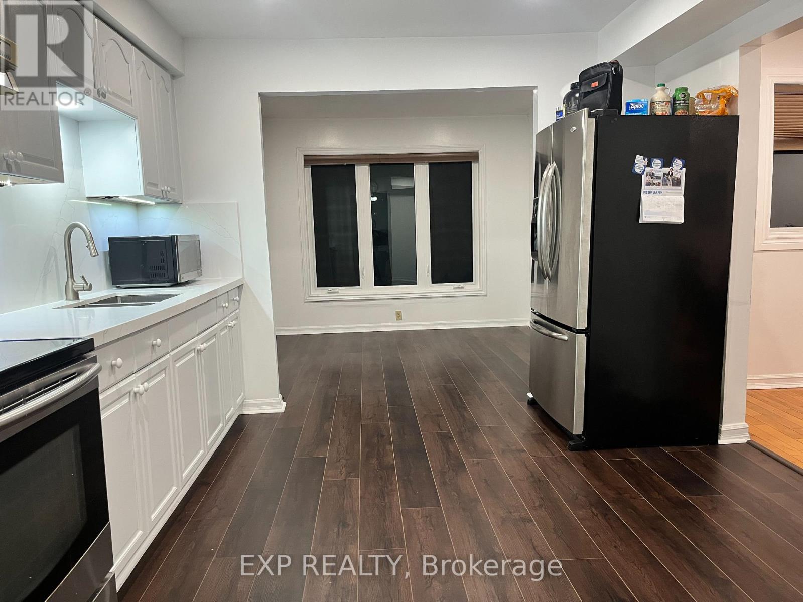 216 Colborne Street Ne, Bradford West Gwillimbury, Ontario  L3Z 2R5 - Photo 8 - N13002142