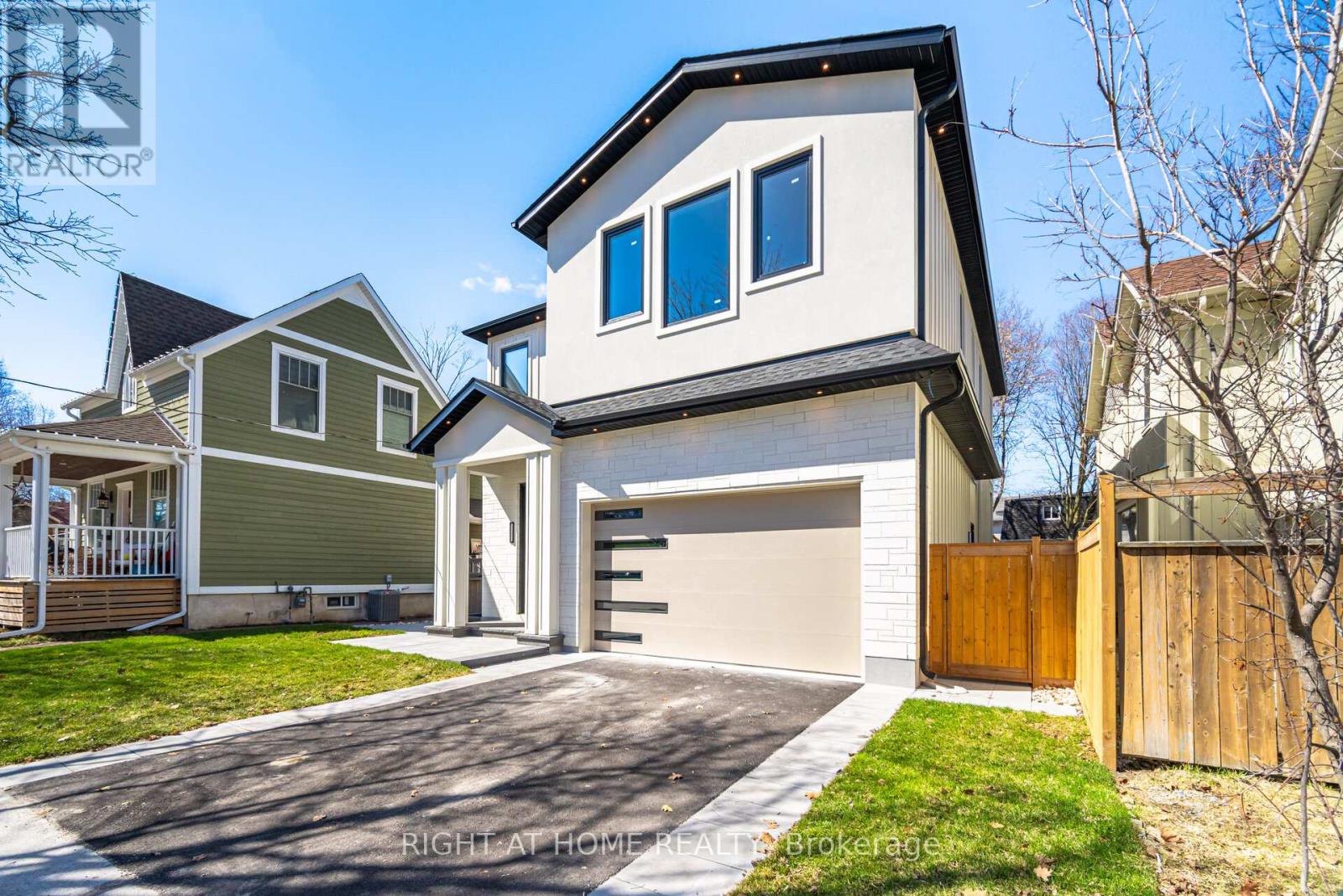 84 Mosley Street, Aurora, Ontario  L4G 1H1 - Photo 3 - N13002254