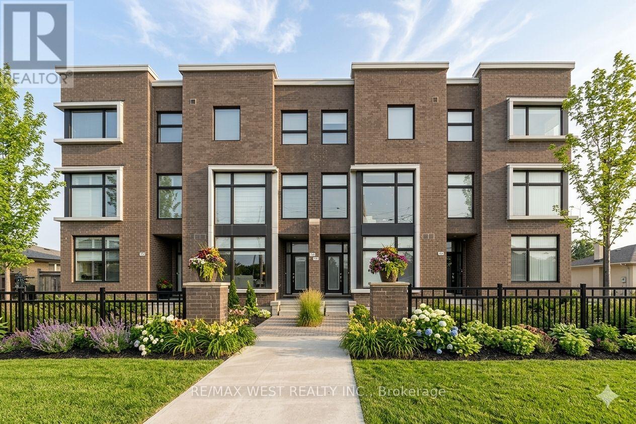 8208 PINE VALLEY DRIVE, Vaughan, Ontario