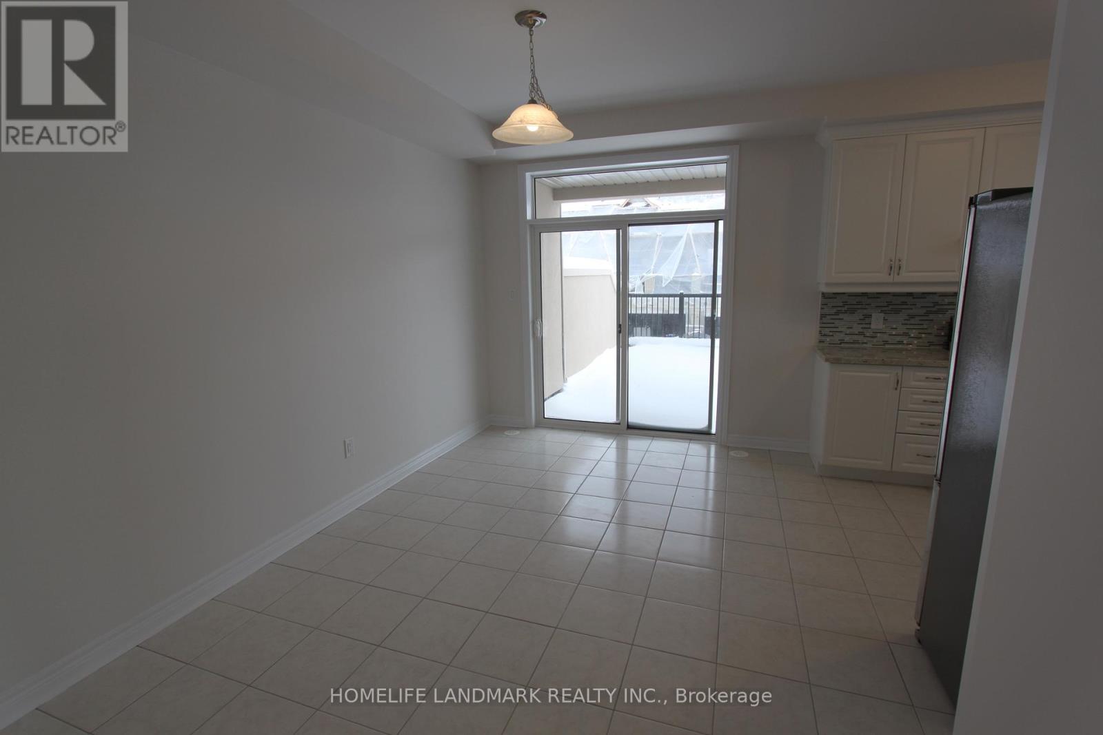 81 Grand Trunk Avenue, Vaughan, Ontario  L6A 5B3 - Photo 4 - N12993852