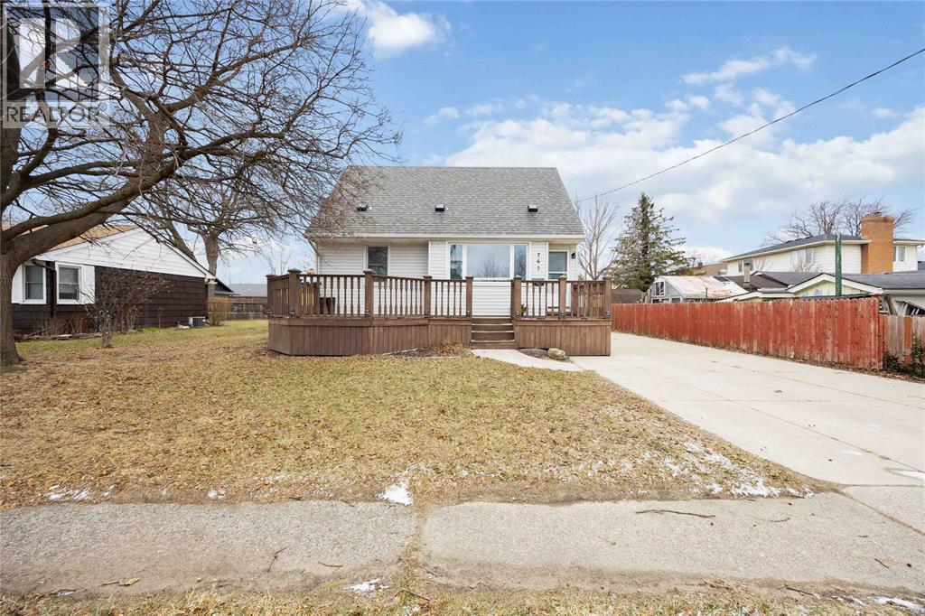 763 Claxton Avenue, Sarnia, Ontario  N7T 5L9 - Photo 1 - 26005354