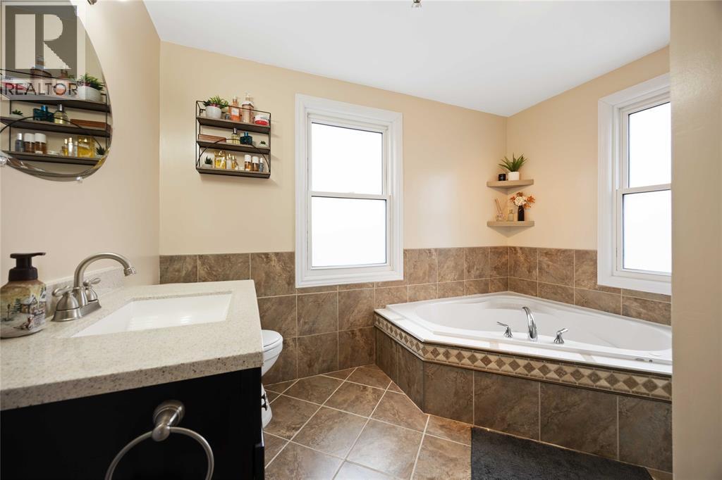 763 Claxton Avenue, Sarnia, Ontario  N7T 5L9 - Photo 11 - 26005354