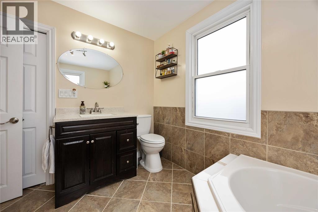 763 Claxton Avenue, Sarnia, Ontario  N7T 5L9 - Photo 13 - 26005354