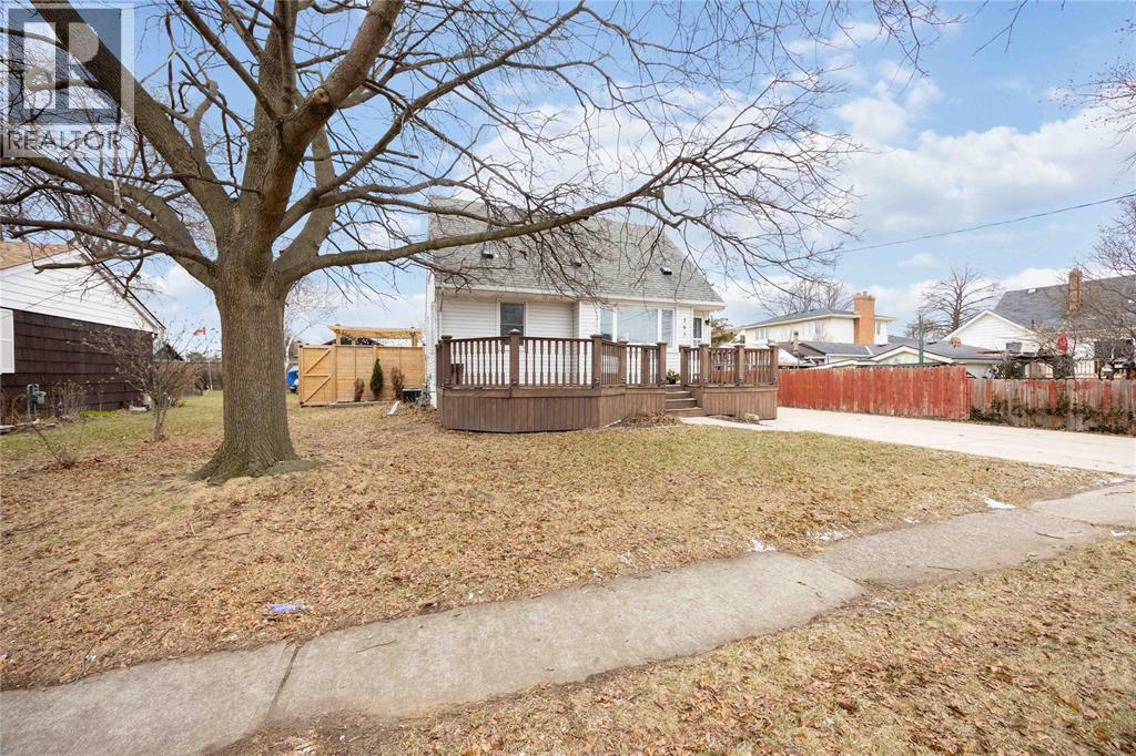 763 Claxton Avenue, Sarnia, Ontario  N7T 5L9 - Photo 3 - 26005354