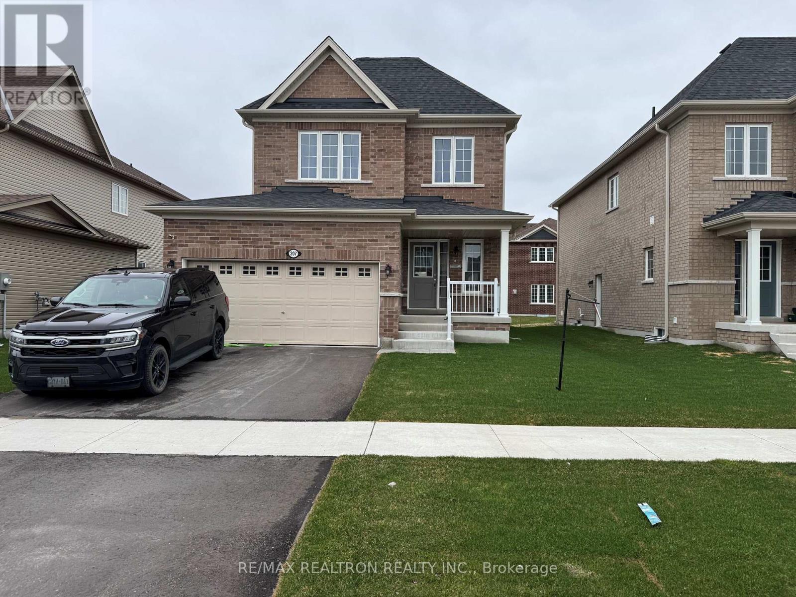 207 Cubitt Street, Clearview, Ontario  L0M 1S0 - Photo 1 - S13002158