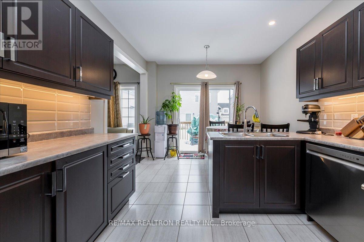 207 Cubitt Street, Clearview, Ontario  L0M 1S0 - Photo 10 - S13002158