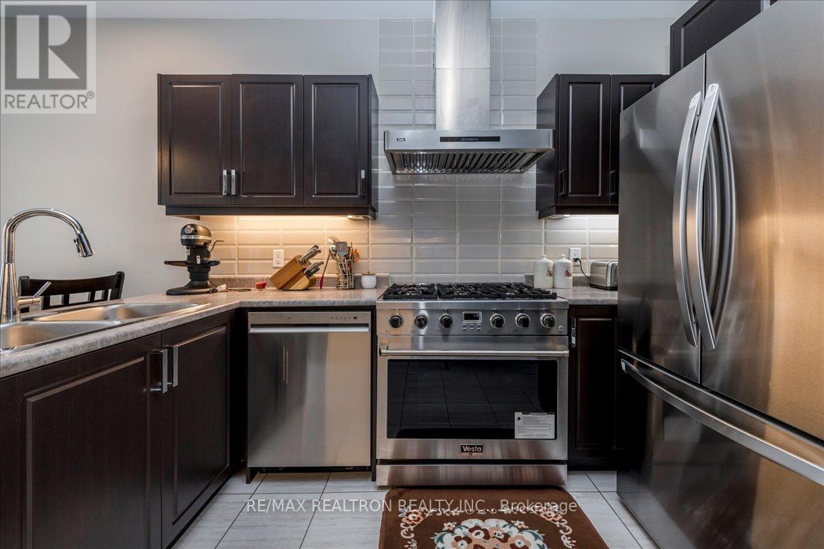 207 Cubitt Street, Clearview, Ontario  L0M 1S0 - Photo 12 - S13002158