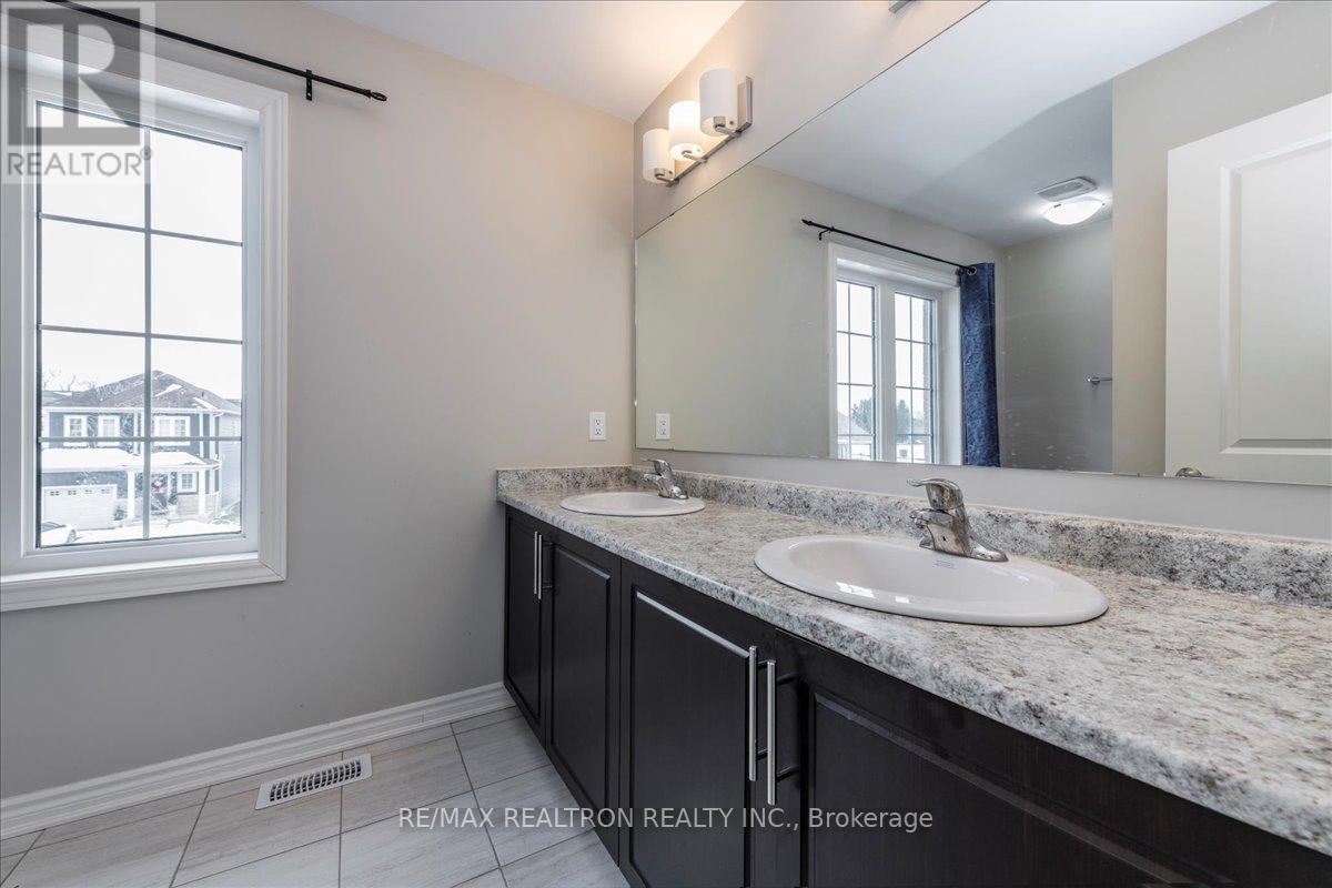 207 Cubitt Street, Clearview, Ontario  L0M 1S0 - Photo 21 - S13002158