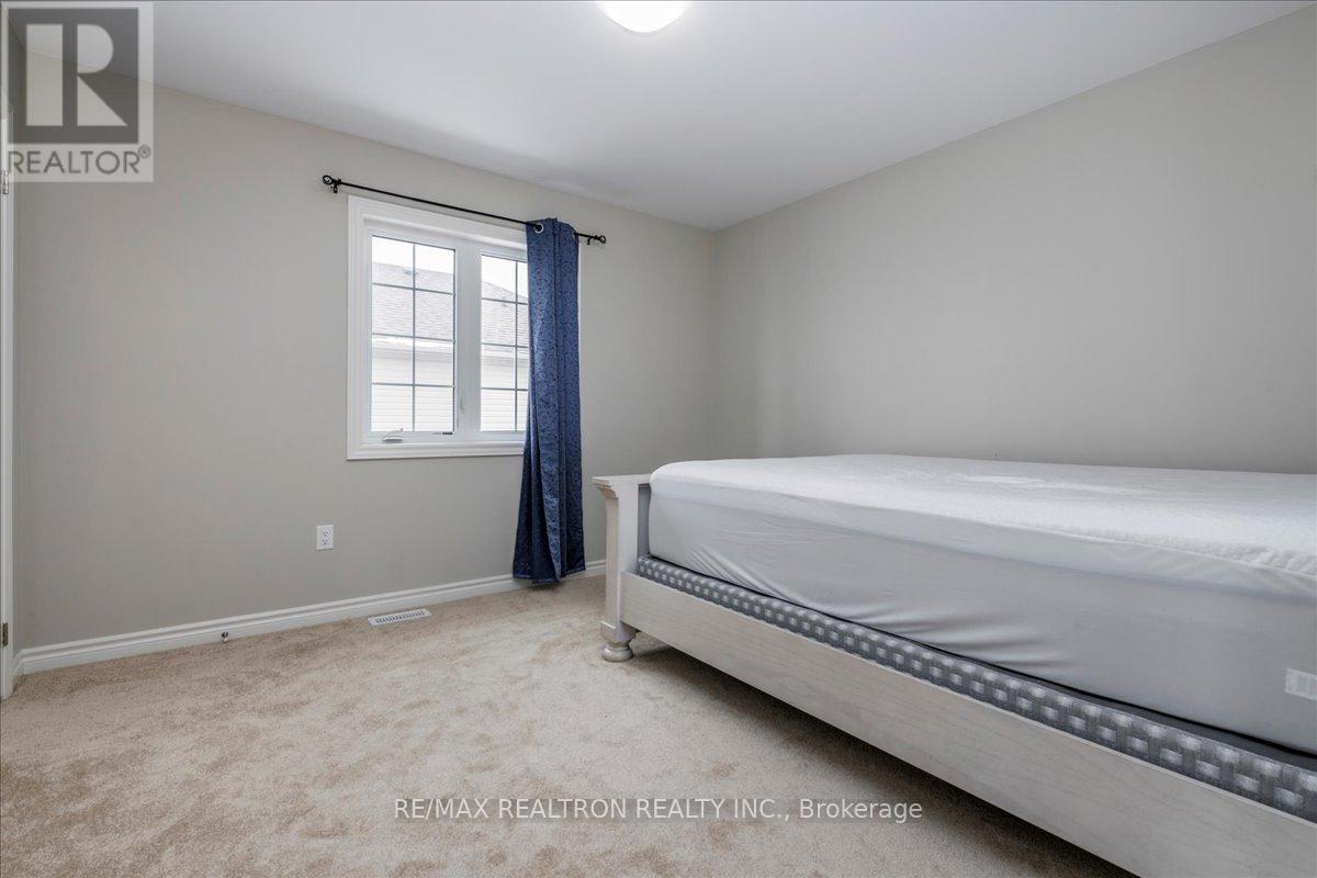 207 Cubitt Street, Clearview, Ontario  L0M 1S0 - Photo 22 - S13002158