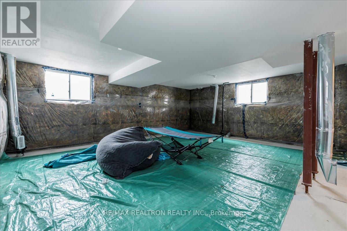 207 Cubitt Street, Clearview, Ontario  L0M 1S0 - Photo 24 - S13002158