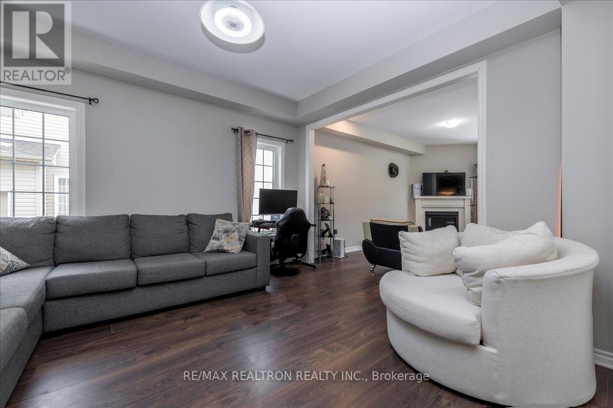 207 Cubitt Street, Clearview, Ontario  L0M 1S0 - Photo 6 - S13002158