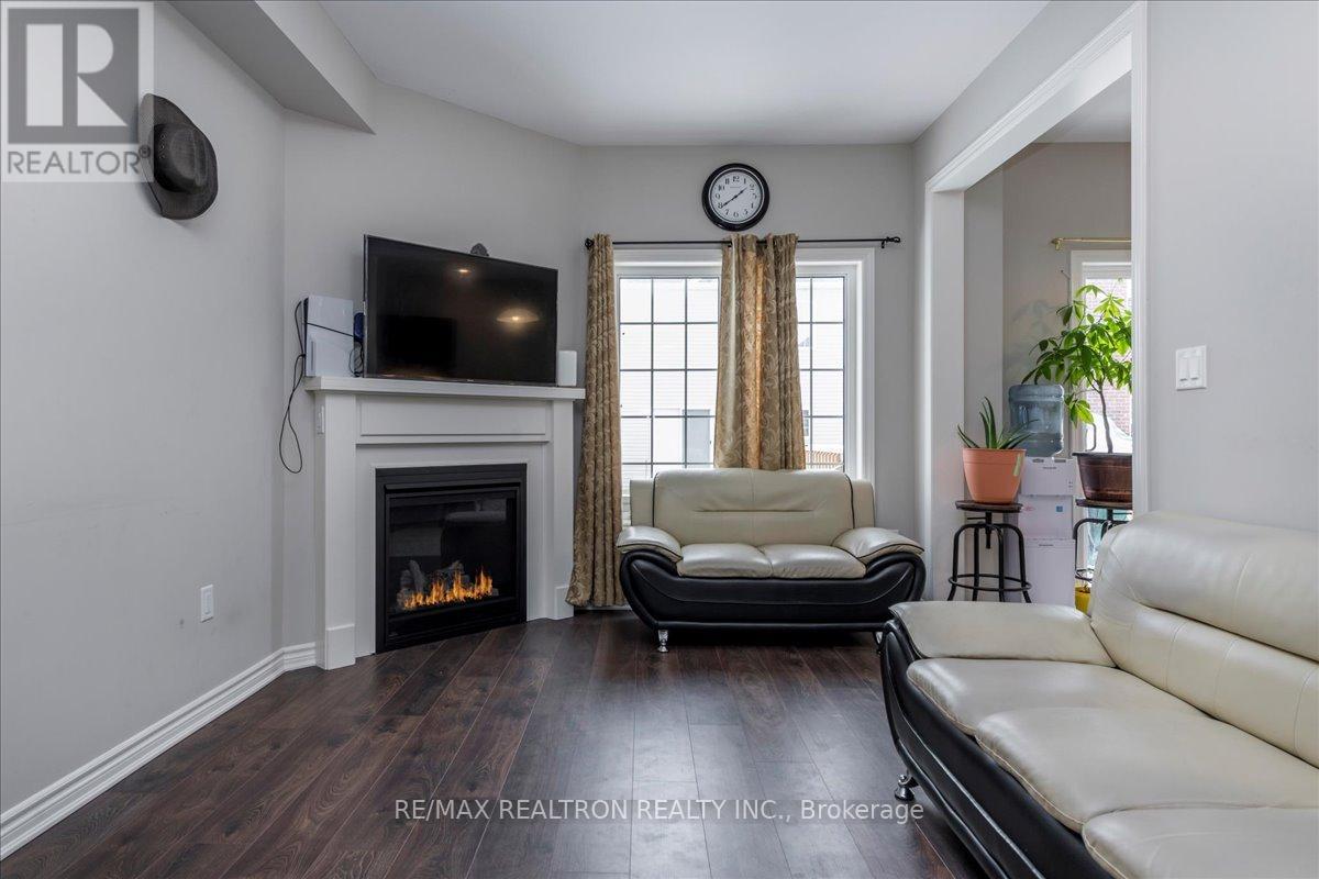 207 Cubitt Street, Clearview, Ontario  L0M 1S0 - Photo 7 - S13002158