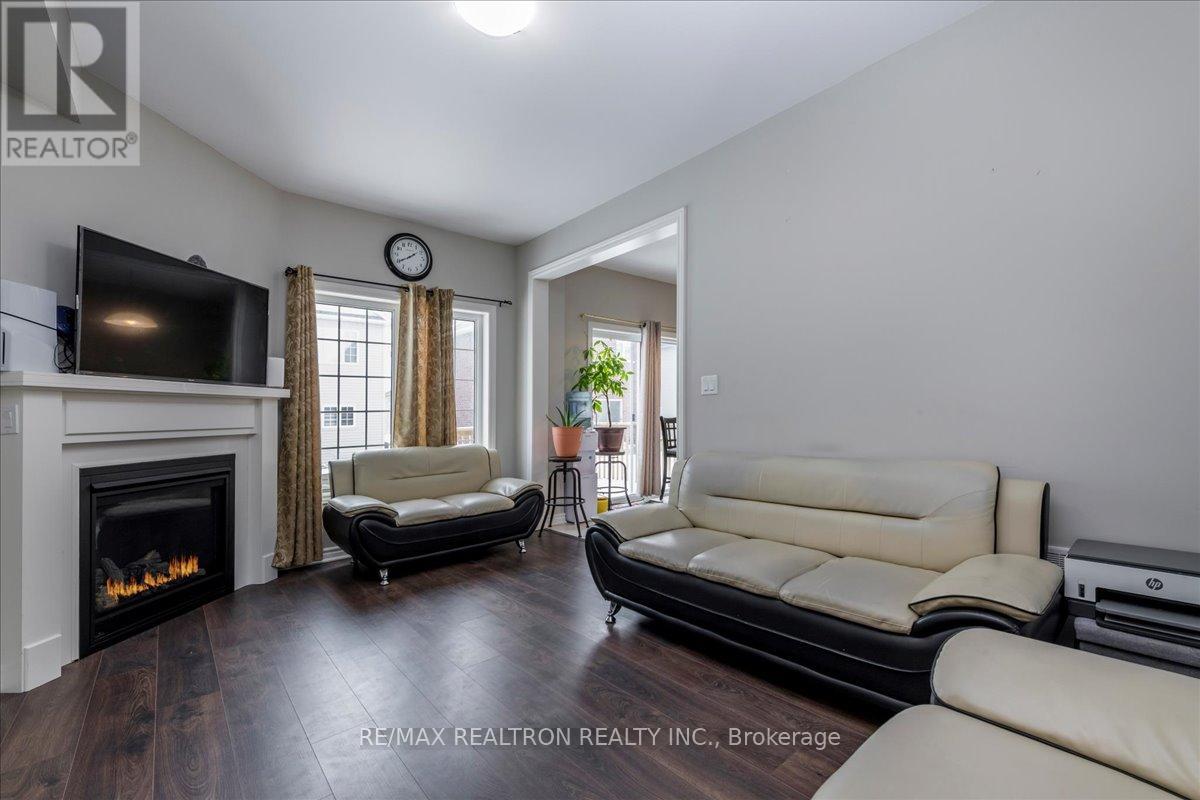 207 Cubitt Street, Clearview, Ontario  L0M 1S0 - Photo 8 - S13002158