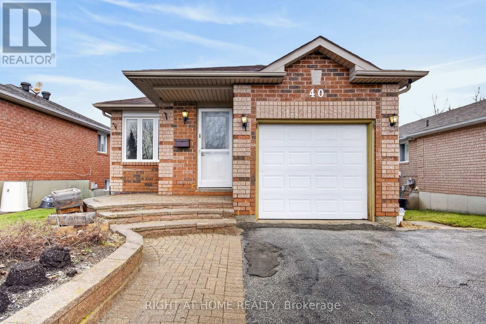 40 Arthur Avenue, Barrie (Grove East), Ontario  L4M 6H4 - Photo 1 - S13002262