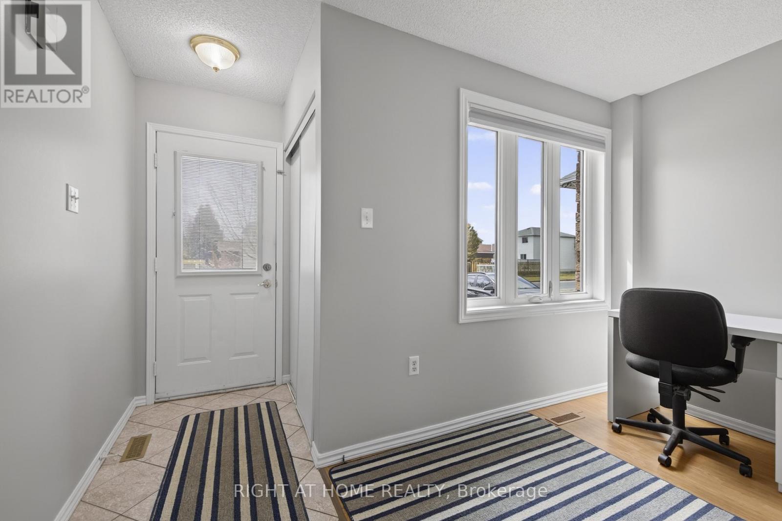 40 Arthur Avenue, Barrie (Grove East), Ontario  L4M 6H4 - Photo 3 - S13002262