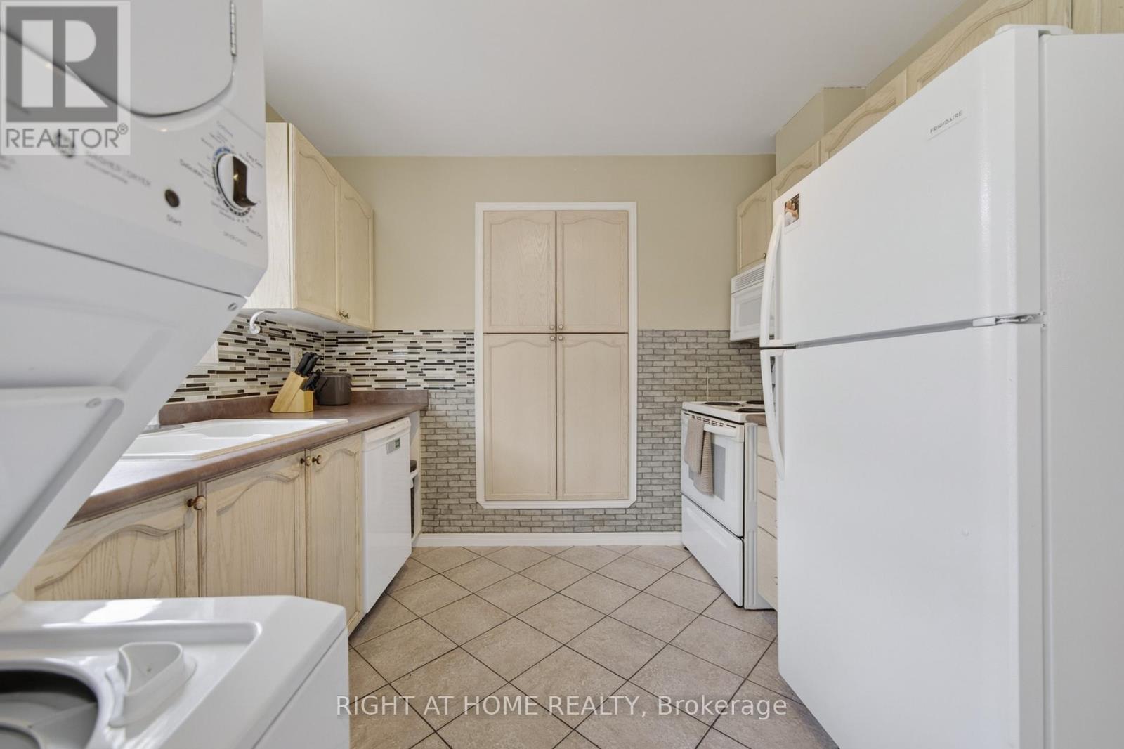 40 Arthur Avenue, Barrie (Grove East), Ontario  L4M 6H4 - Photo 7 - S13002262