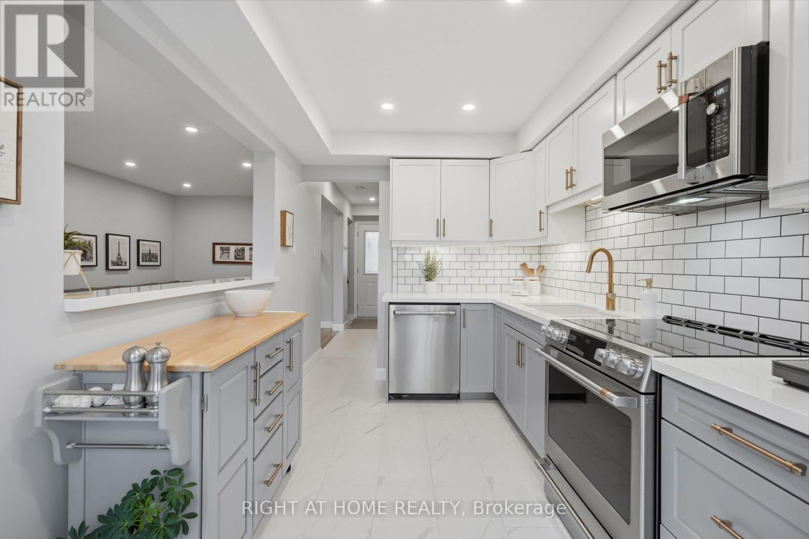 22 Sunset Place, Barrie, Ontario  L4N 0T7 - Photo 11 - S13002282