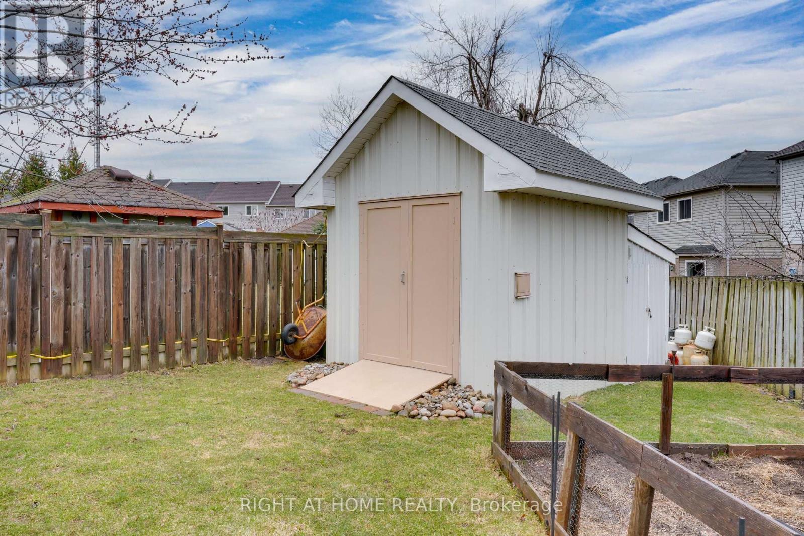 22 Sunset Place, Barrie, Ontario  L4N 0T7 - Photo 46 - S13002282