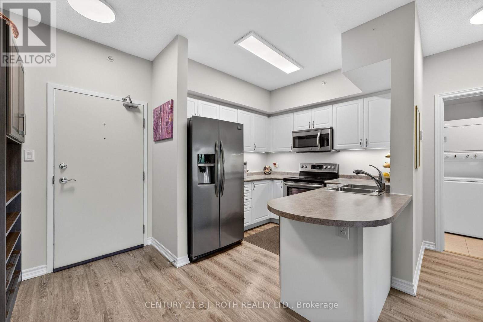 303 - 40 Ferndale Drive S, Barrie, Ontario  L4N 2L3 - Photo 5 - S13002370