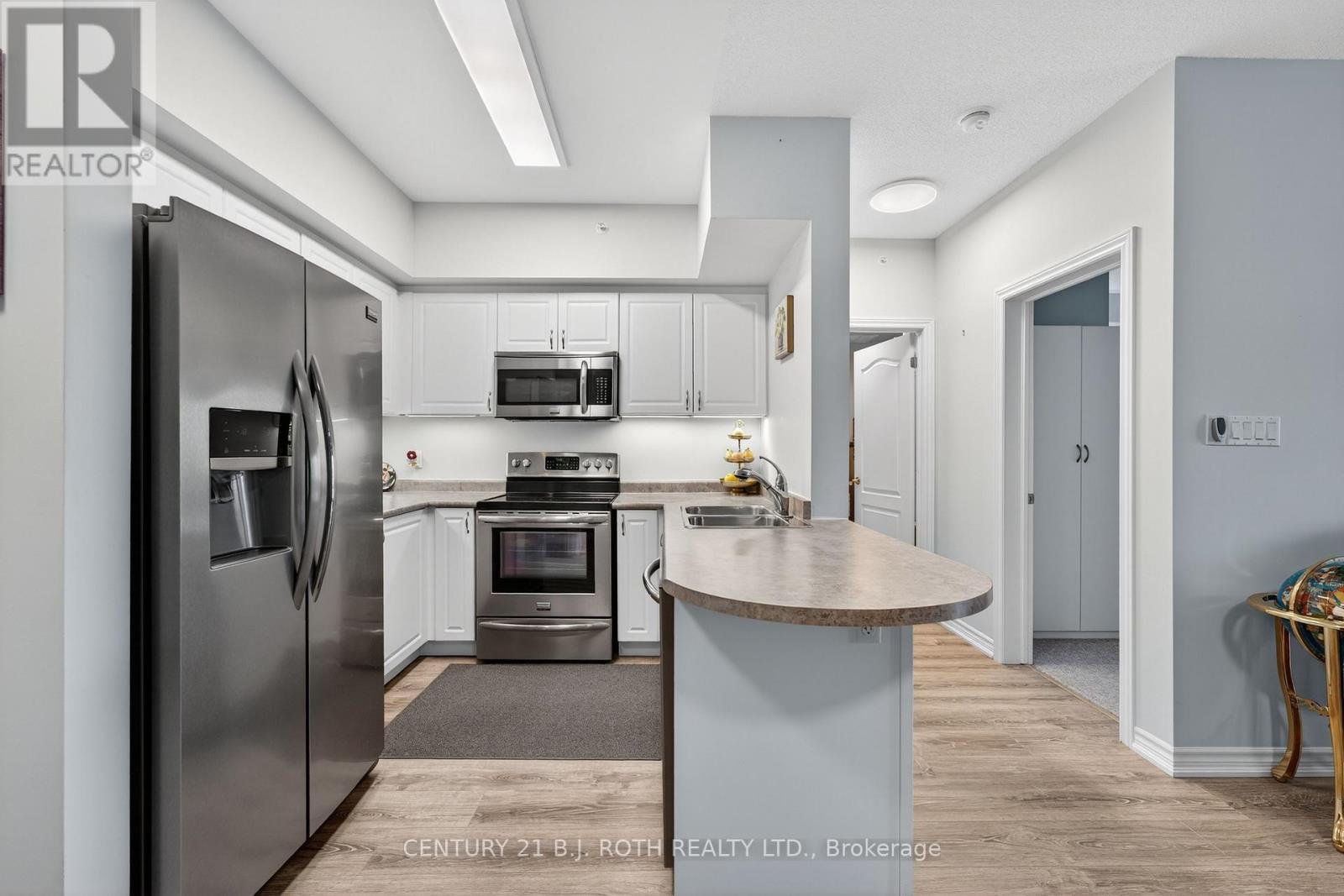 303 - 40 Ferndale Drive S, Barrie, Ontario  L4N 2L3 - Photo 6 - S13002370