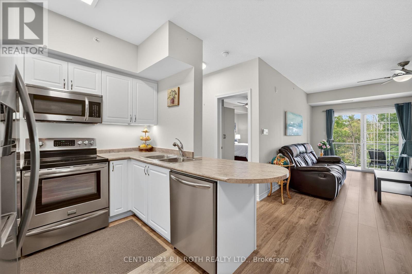 303 - 40 Ferndale Drive S, Barrie, Ontario  L4N 2L3 - Photo 7 - S13002370