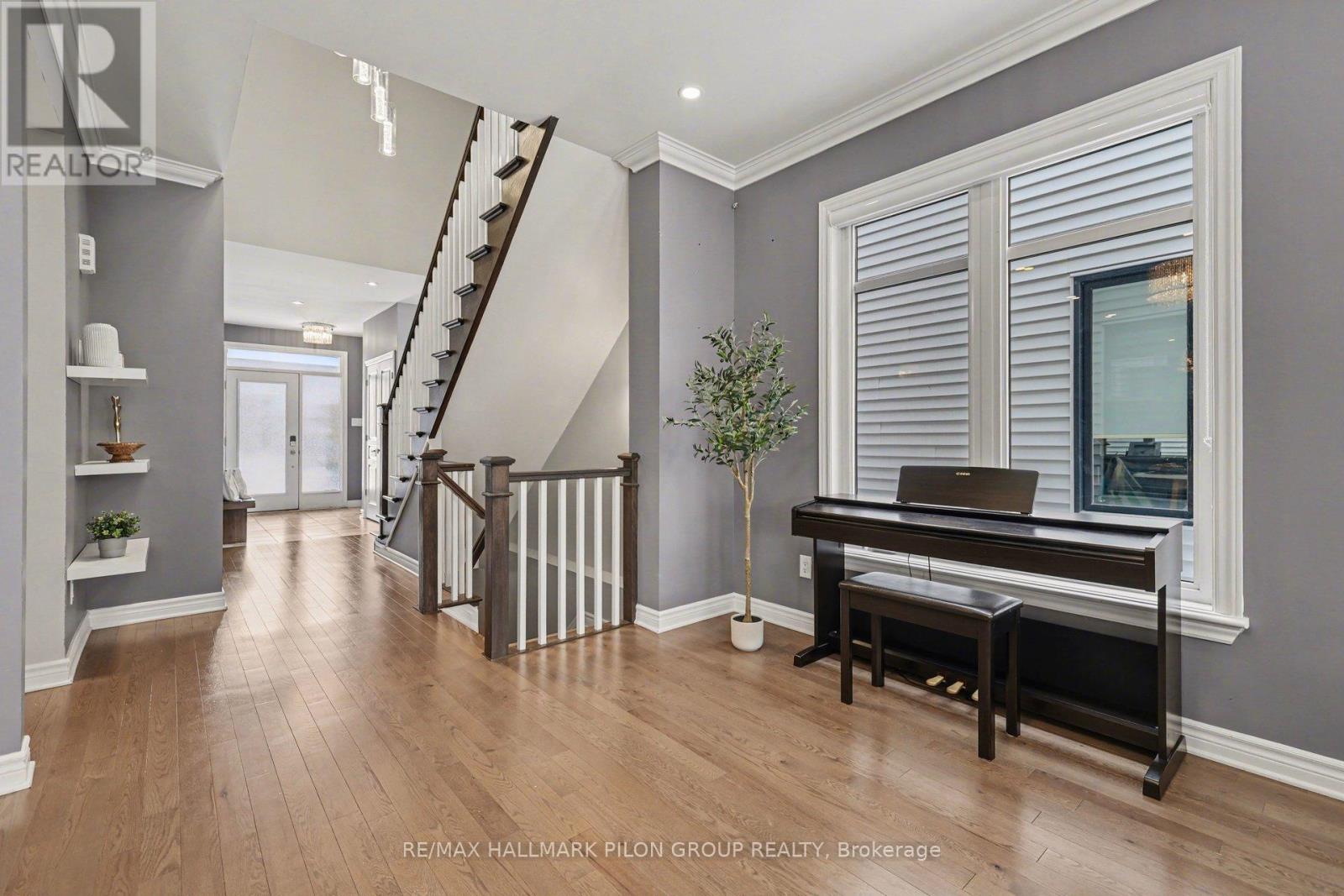 266 Shinleaf Crescent, Ottawa, Ontario  K1W 0J2 - Photo 10 - X12929584